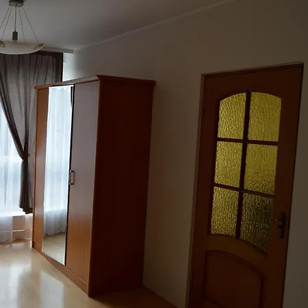 Family One Bedroom With Park View, Up To 4 Guests, Self Check-in * Riga
