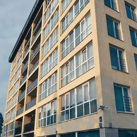 Family One Bedroom With Park View, Up To 4 Guests, Self Check-in Apartment *