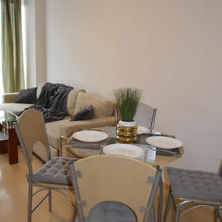 Family One Bedroom With Park View, Up To 4 Guests, Self Check-in *