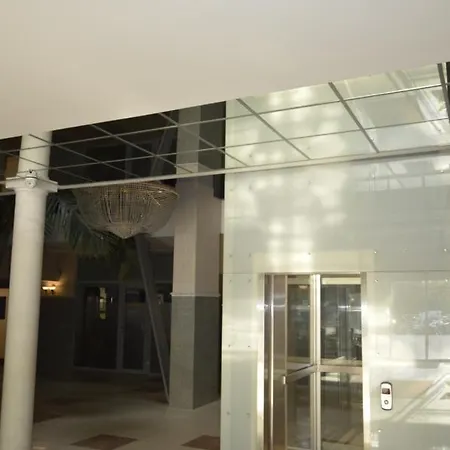 Family One Bedroom With Park View, Up To 4 Guests, Self Check-in Apartment
